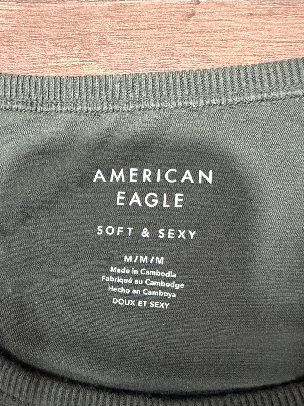 American Eagle Outfitters Olive Green Crew Pocket Short Sleeve Tee - Picture 2 of 2
